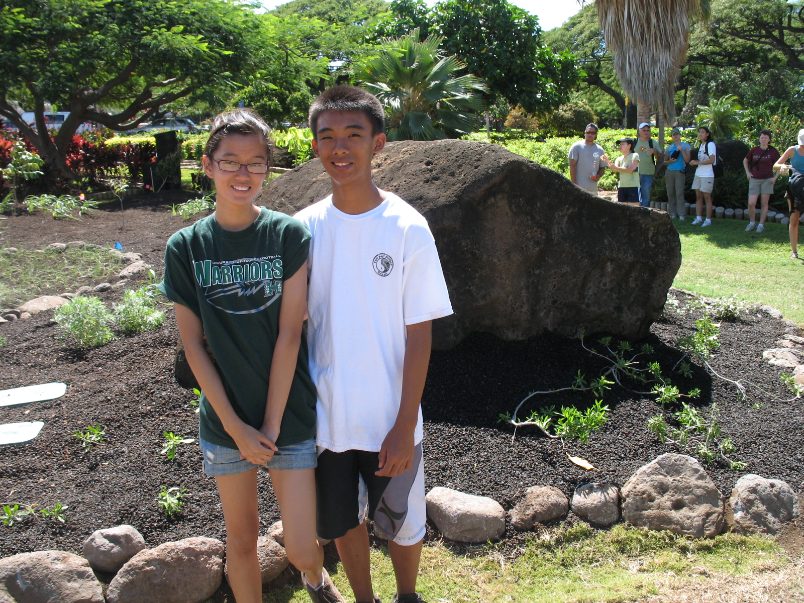 A Hidden Oasis in Waikiki – The Queen Kapiolani Garden